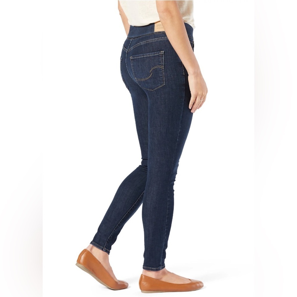 LEVI’S Signature Totally Shaping Pull-On Jeans - NEW w/ Tags - Size 12 - Picture 2 of 10